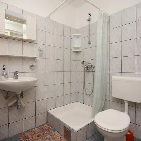 Guest house Triple 6734c 3*